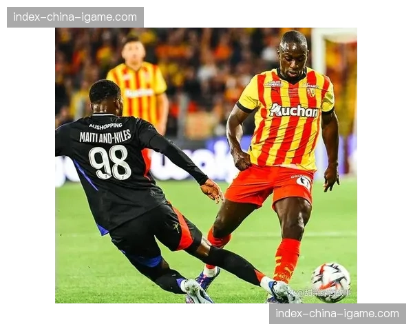 法甲积分榜更新：巴黎6分领跑，朗斯紧随其后